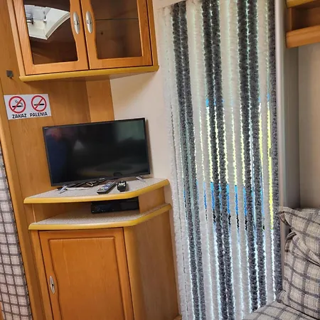 Kamp alanı Przyczepa Campingowa Grzybowo (West Pomeranian)