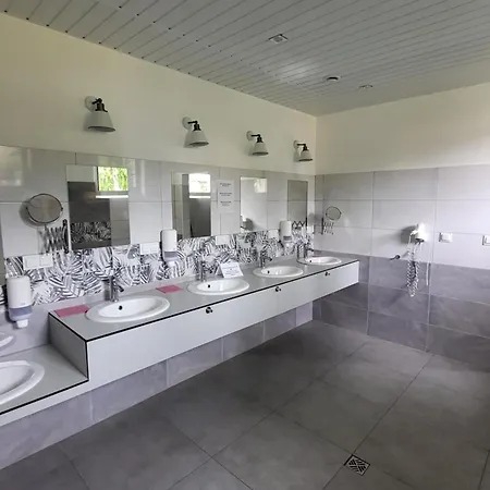 Kamp alanı Przyczepa Campingowa