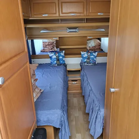 Kamp alanı Przyczepa Campingowa